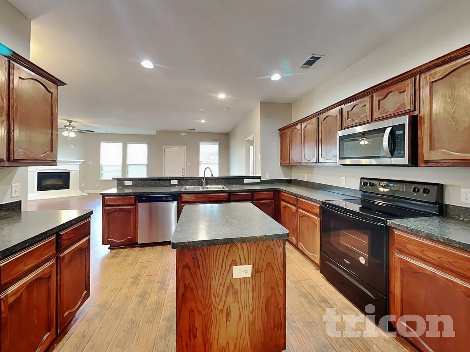 1132 Beaverwood Crowley TX — Photo 4