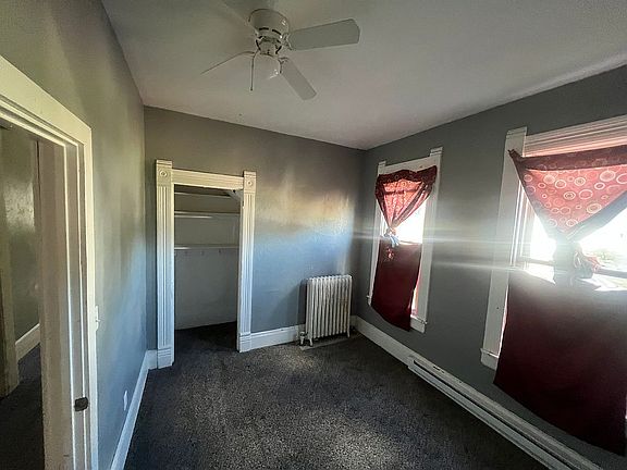 4th image of 727 Iowa St