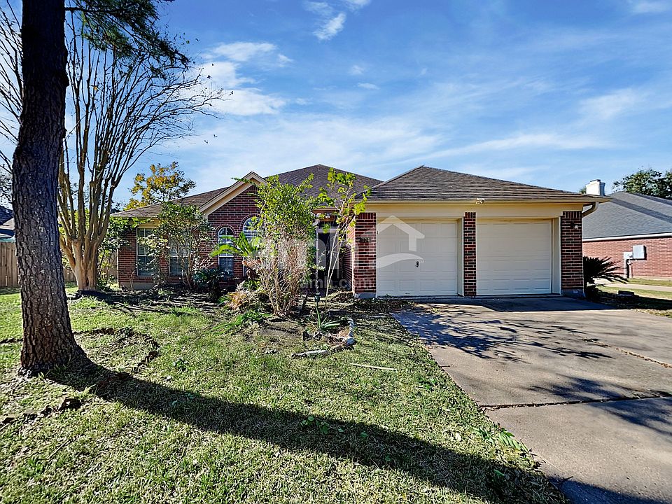 1st image of 104 Laguna Pointe Dr