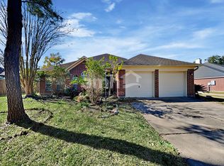 104 Laguna Pointe Dr, League City, TX 77573