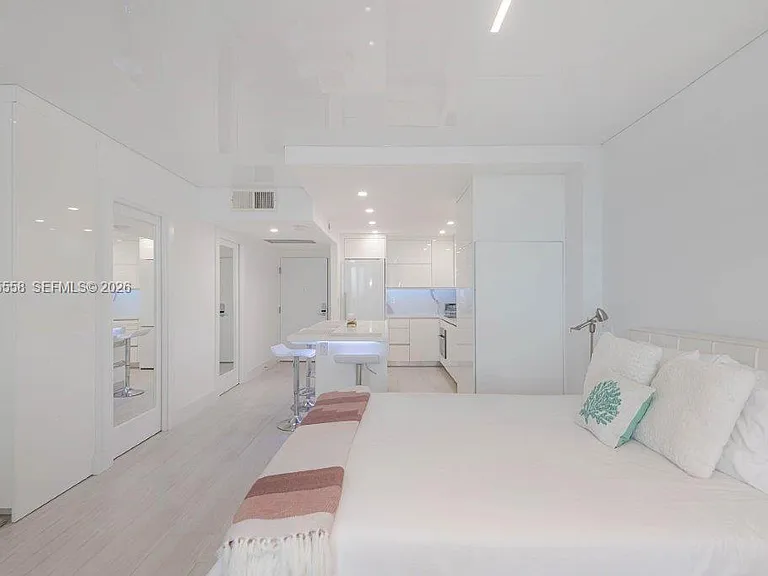 2301 Collins Ave #811 — Photo 13