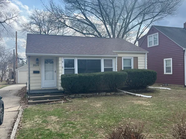 2626 W Heading Ave, West Peoria, IL 61604
