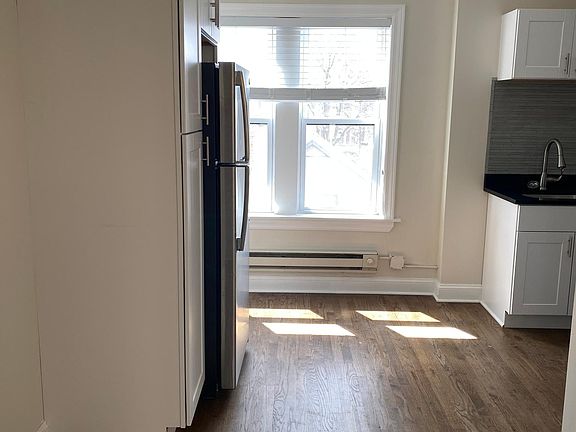 3rd image of 3820 N Greenview Ave #J4nfbh2jw
