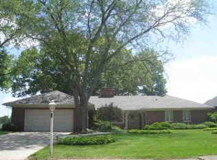 1545 Greenleaf Blvd, Elkhart, IN 46514