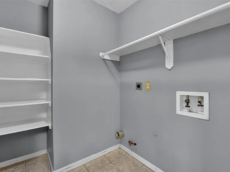 27186 Kings Manor Dr S — Photo 15