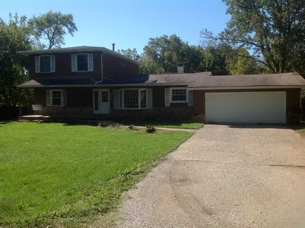 824 W Oakview Dr, Peoria, IL 61615