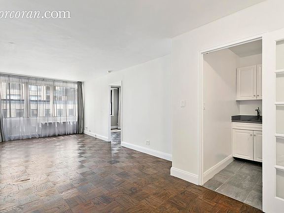 3rd image of 305 E 40th St APT 5E