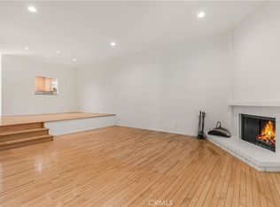 21901 Burbank Blvd UNIT 218, Woodland Hills, CA 91367