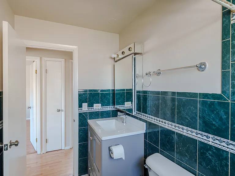 269 W 25th Pl #2S — Photo 14