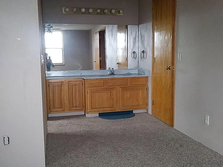 303 N Kansas Ave #406 — Photo 4