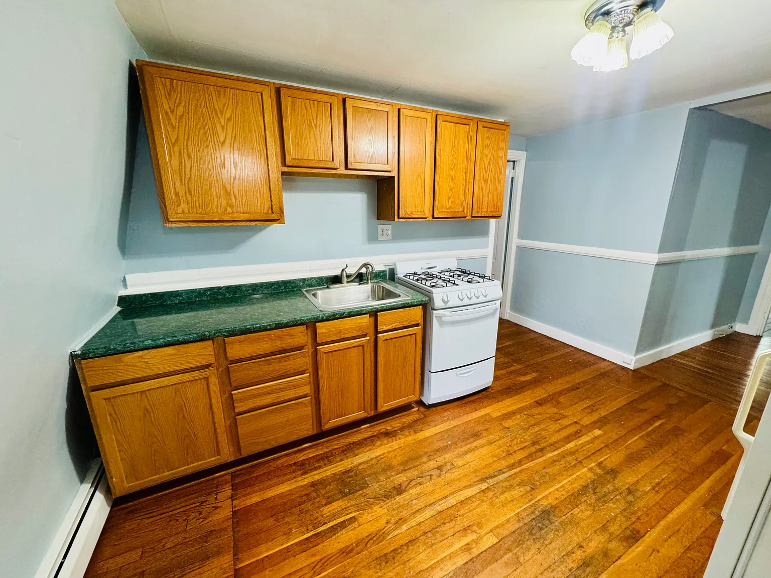 2 bed, 1000 sqft, $1,950 — Photo 2