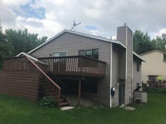 2nd image of 1331 Knoll Dr