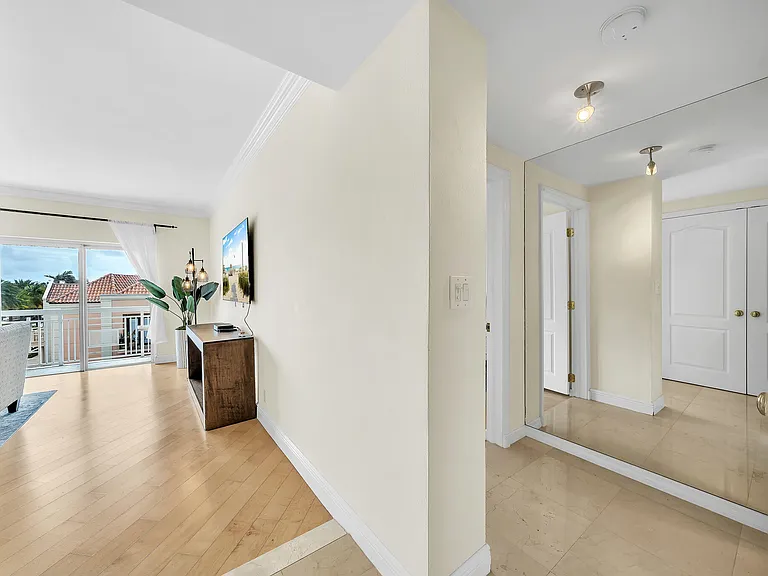 250 N Bradley Pl #402 — Photo 25
