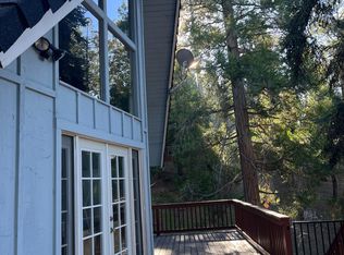 396 Pioneer Rd, Lake Arrowhead, CA 92352