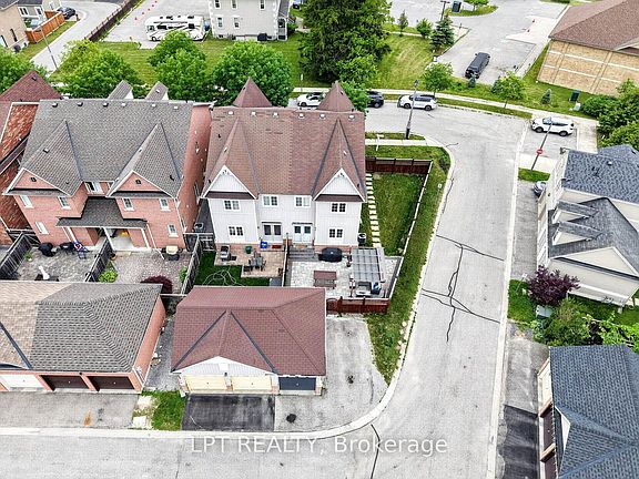 4th image of 32 William Gaspar Ct
