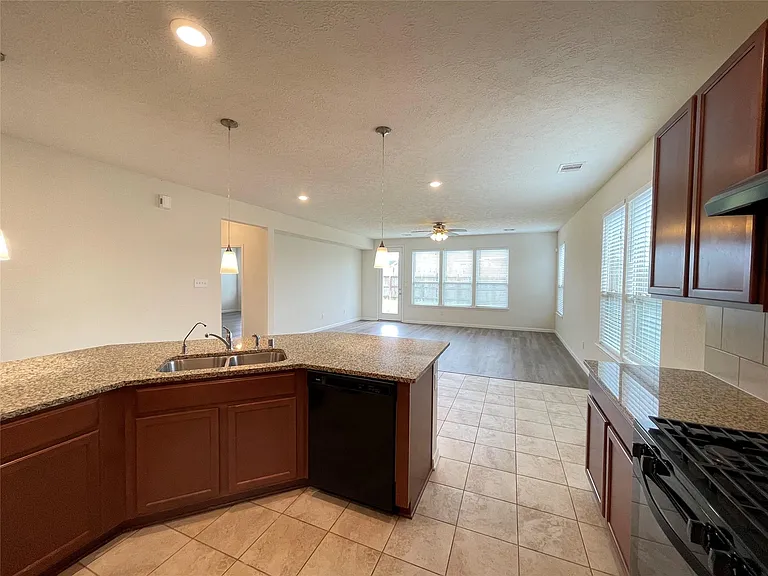 28519 Willow Orchard Ln — Photo 9