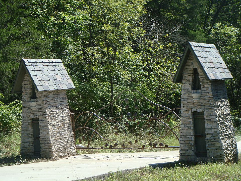 2nd image of 4769 S Hidden Tree Ln