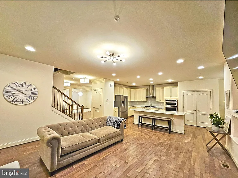 3332 Burton Dr — Photo 31