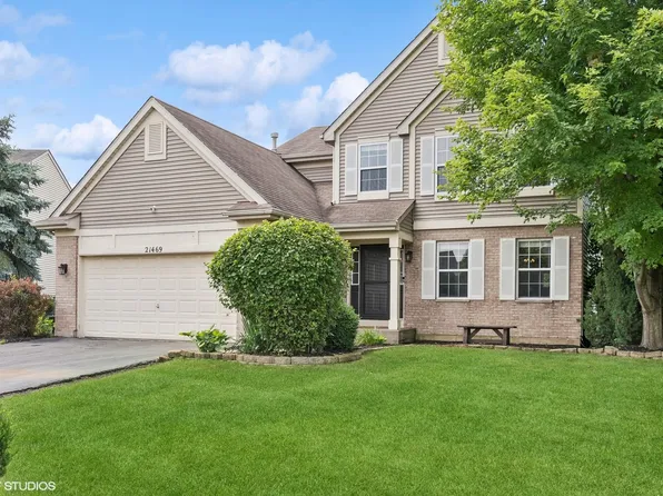 21469 Prestwick Dr, Crest Hill, IL 60403