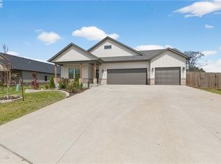 2204 Riggins Ave, Pea Ridge, AR 72751