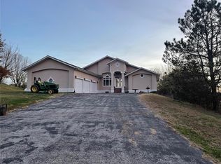 4970 Old Carpenter Rd, Edwardsville, IL 62025