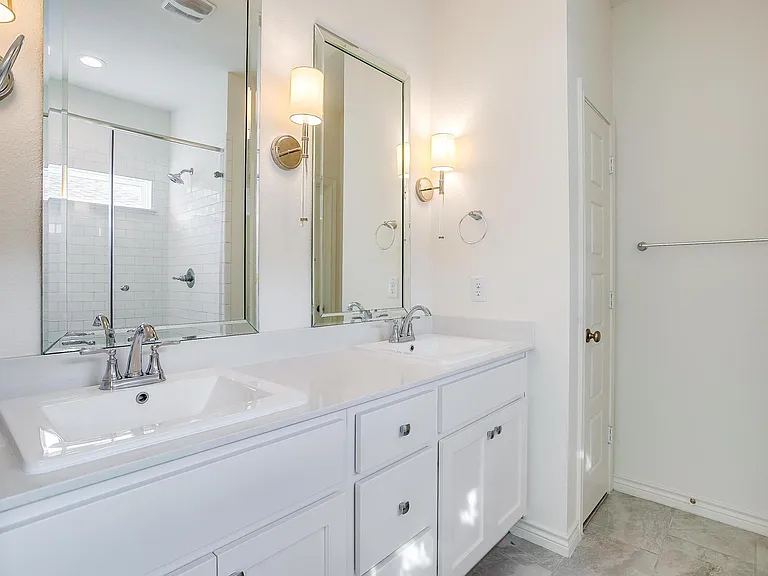 211 Athenia Dr — Photo 16