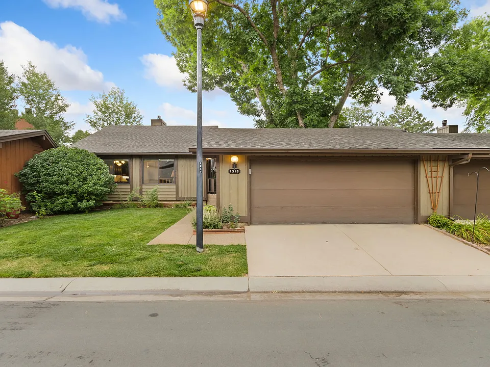 1916 Winterberry Way