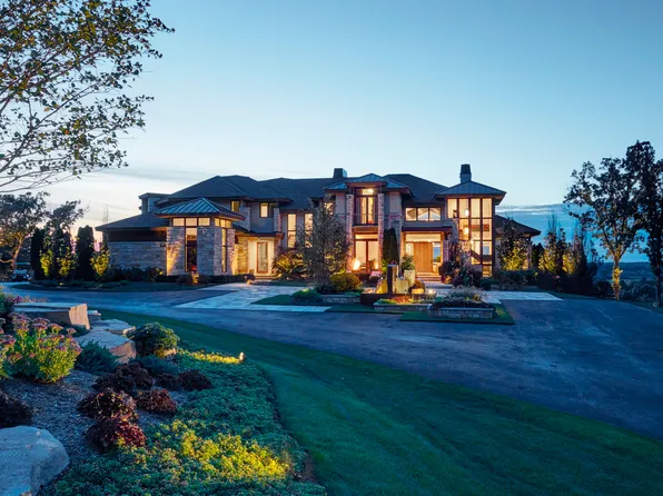 315 S Valley Hill Rd, Bull Valley, IL 60098