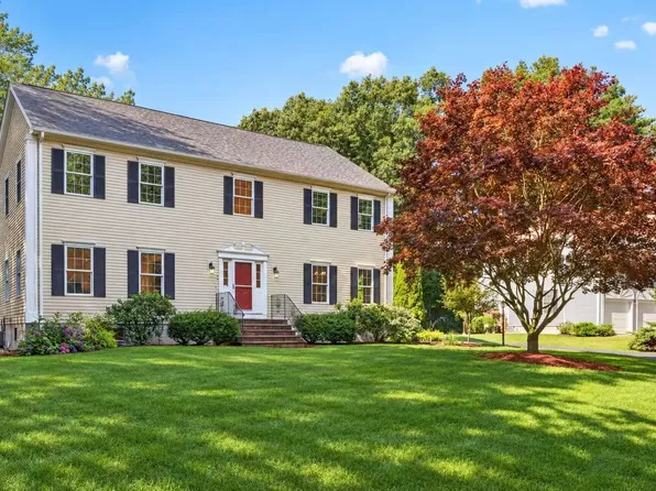 76 McLean St, Wellesley, MA 02481