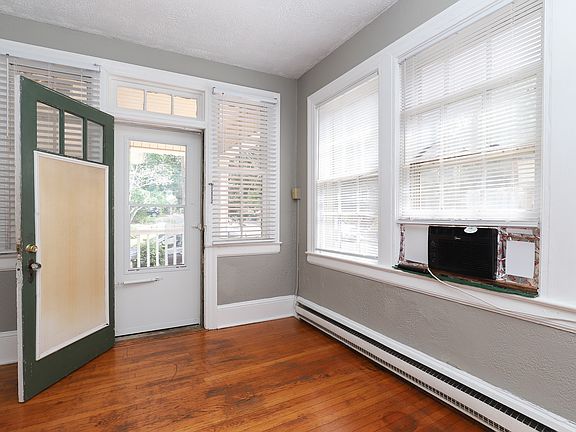 2nd image of 1025 W End Blvd APT 5