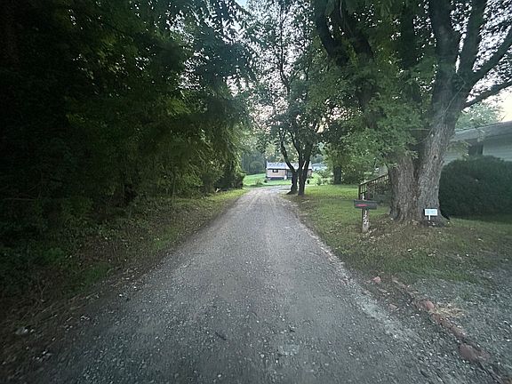 5th image of 106 Galyean Rd