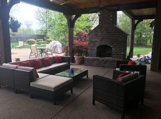 6000 Merion Dr, Nixa, MO 65714