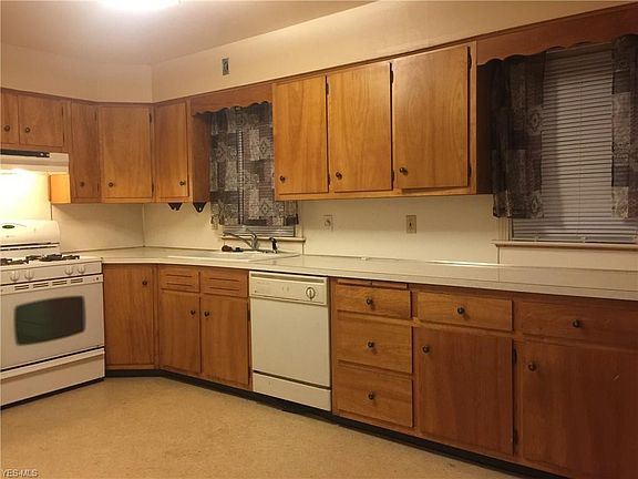 2nd image of 1427 Drexel Ave NW