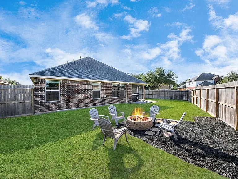 7503 Amber Village Cir — Photo 22