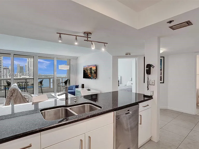 1717 N Bayshore Dr #A-2440 — Photo 4