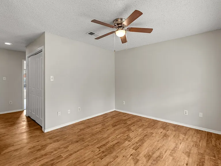 104 Mosscliff Cir #8 — Photo 7