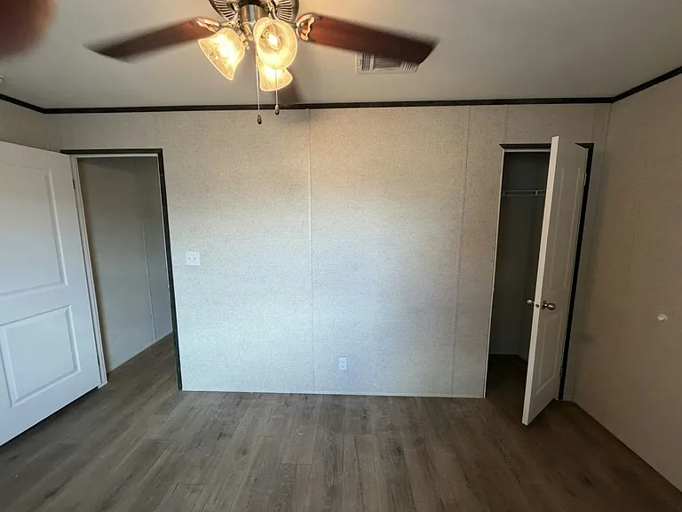 131 Lakeside Garden Cir #131 — Photo 14