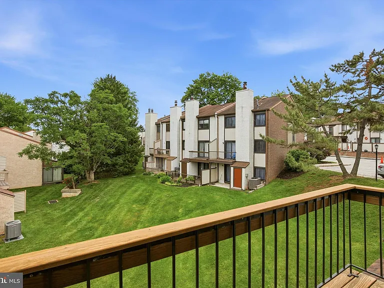 804 Bismark Way — Photo 18