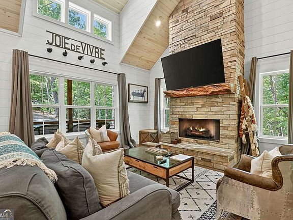 4th image of 285 Pine Terrace Cir #101