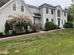 5 Sunnyfield Ln, Falmouth, ME 04105