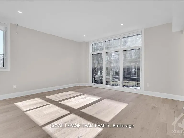 58 Florence St #4 — Photo 9