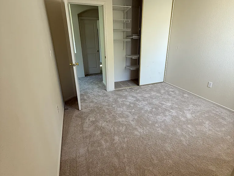 282 Oak Briar Ct — Photo 33