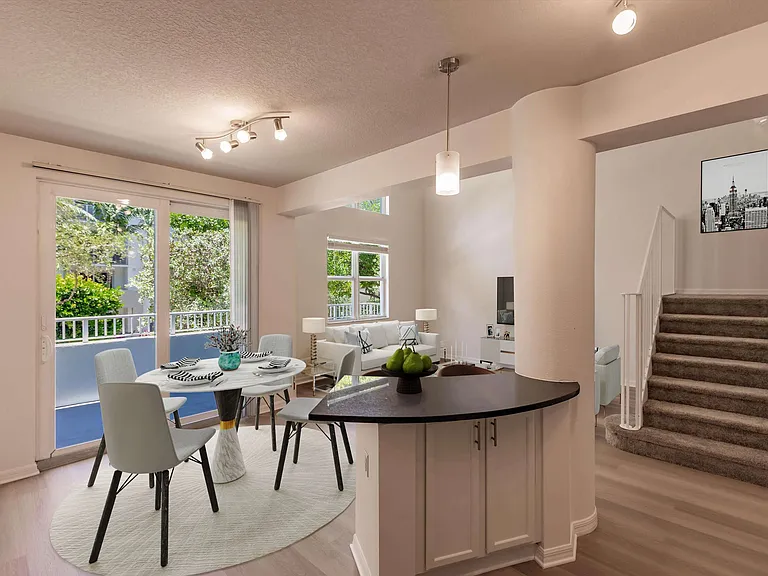 Aviah Flagler Village — Photo 250