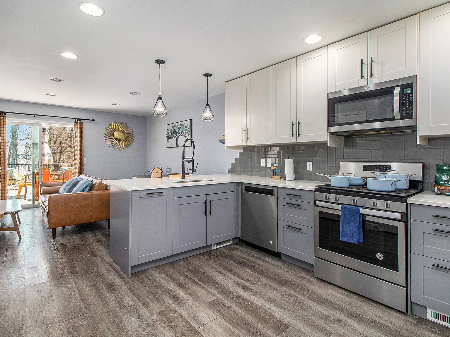 3 bed, 2.5 bath, 1250 sqft, $4,000 — Photo 4