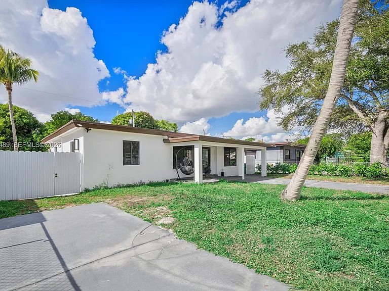 11730 NW 3rd Ave — Photo 37