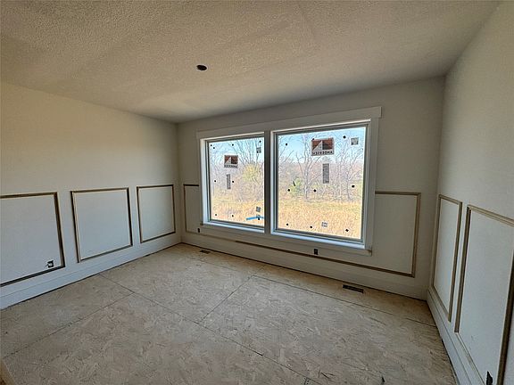 4th image of 3805 Woodland Ct