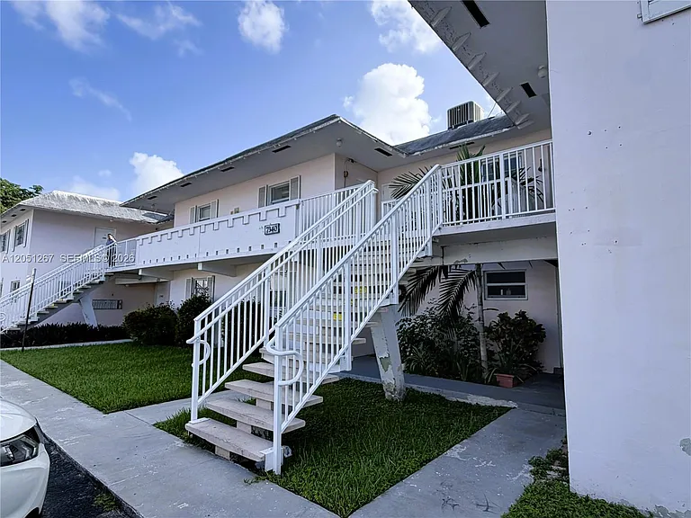 7340 SW 82nd St #C205 — Photo 18