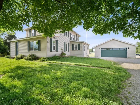 7 N Spencer St, Lexington, IL 61753