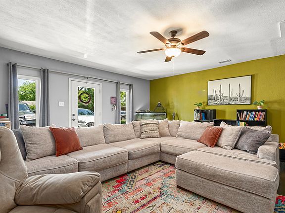 4th image of 3341 Rosedale Dr