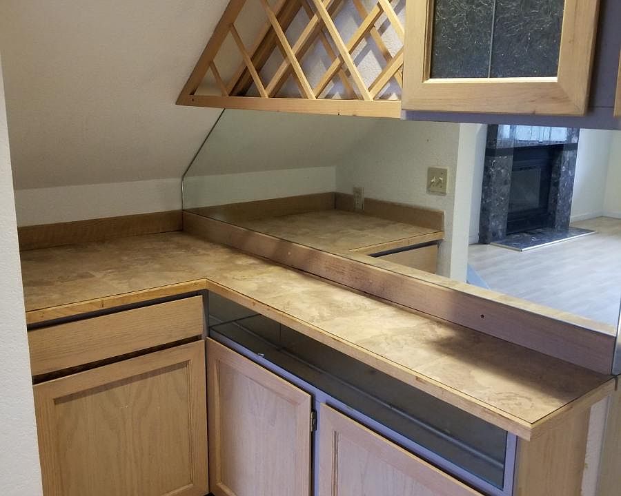Bar table